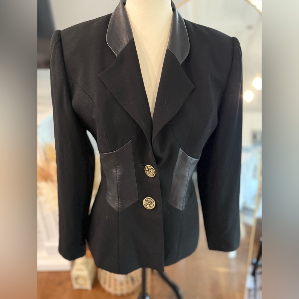 Vintage Alberto Makali Black Tailored Blazer with Notched Lapels Leather accents